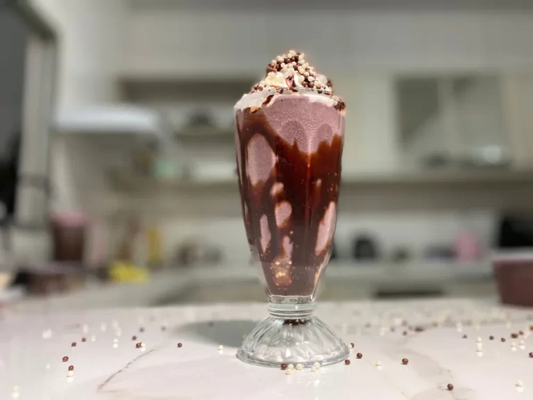 Receita de Família: moradora de Cuiabá ensina receita de milkshake de açaí para se refrescar no calor