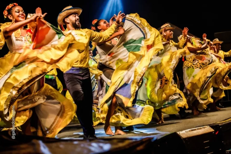 Grupo folclórico de MT embarca na Coréia do Sul neste sábado (30) e representa o Brasil em três festivais