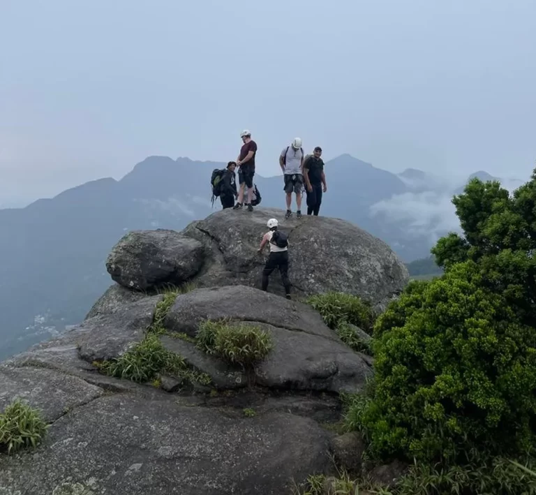 Turista de MT grava momento em que raio cai e mata guia durante passeio