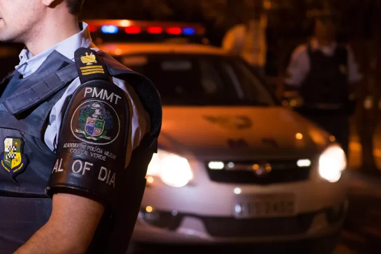 Homem é encontrado morto no quintal de casa com marcas de tiros em MT