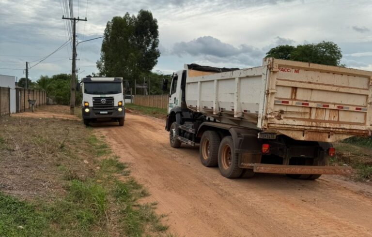 Prefeitura de Sinop faz manutenção nas ruas da Comunidade Fátima