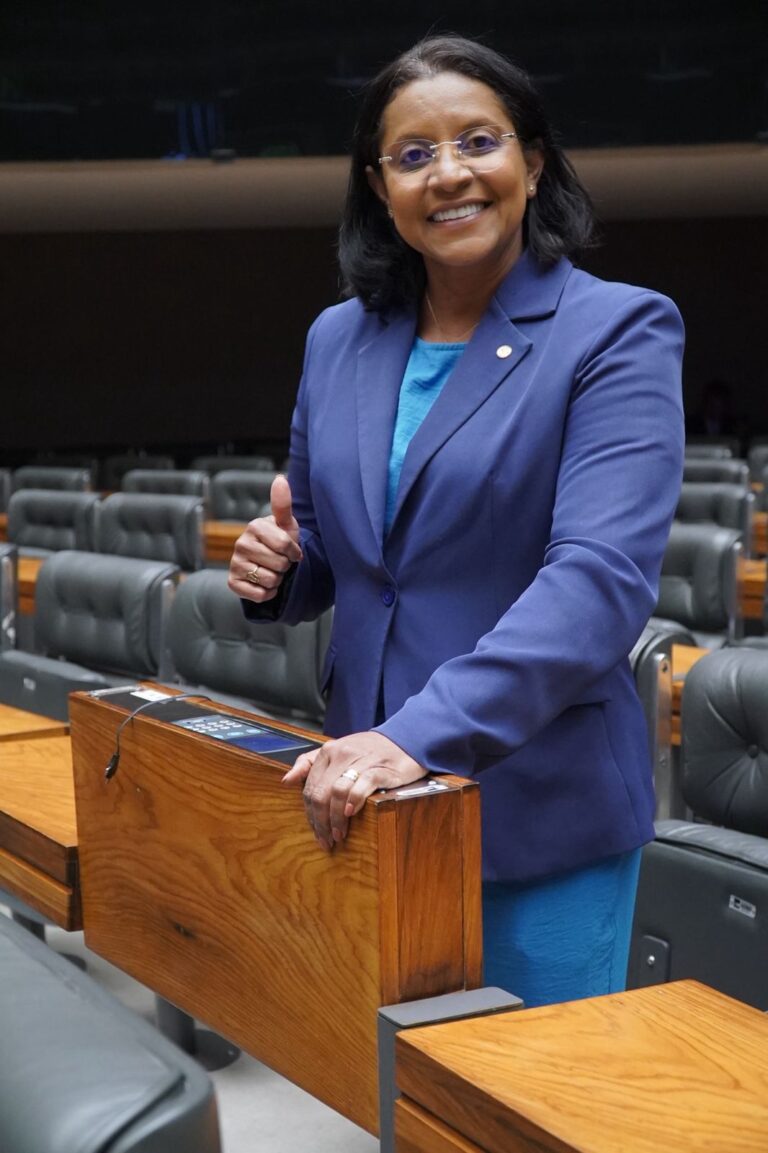 Ofensiva do governo contra bets reacende debate e destaca  PL de Gisela contra endividamento