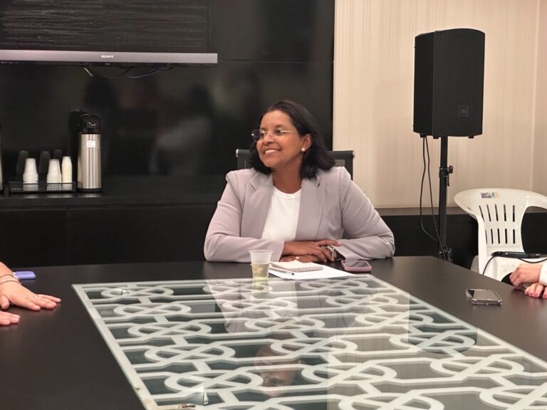 ‘Quem veio de onde eu vim não desperdiça porta aberta’, diz Gisela sobre trajetória em encontro de mulheres